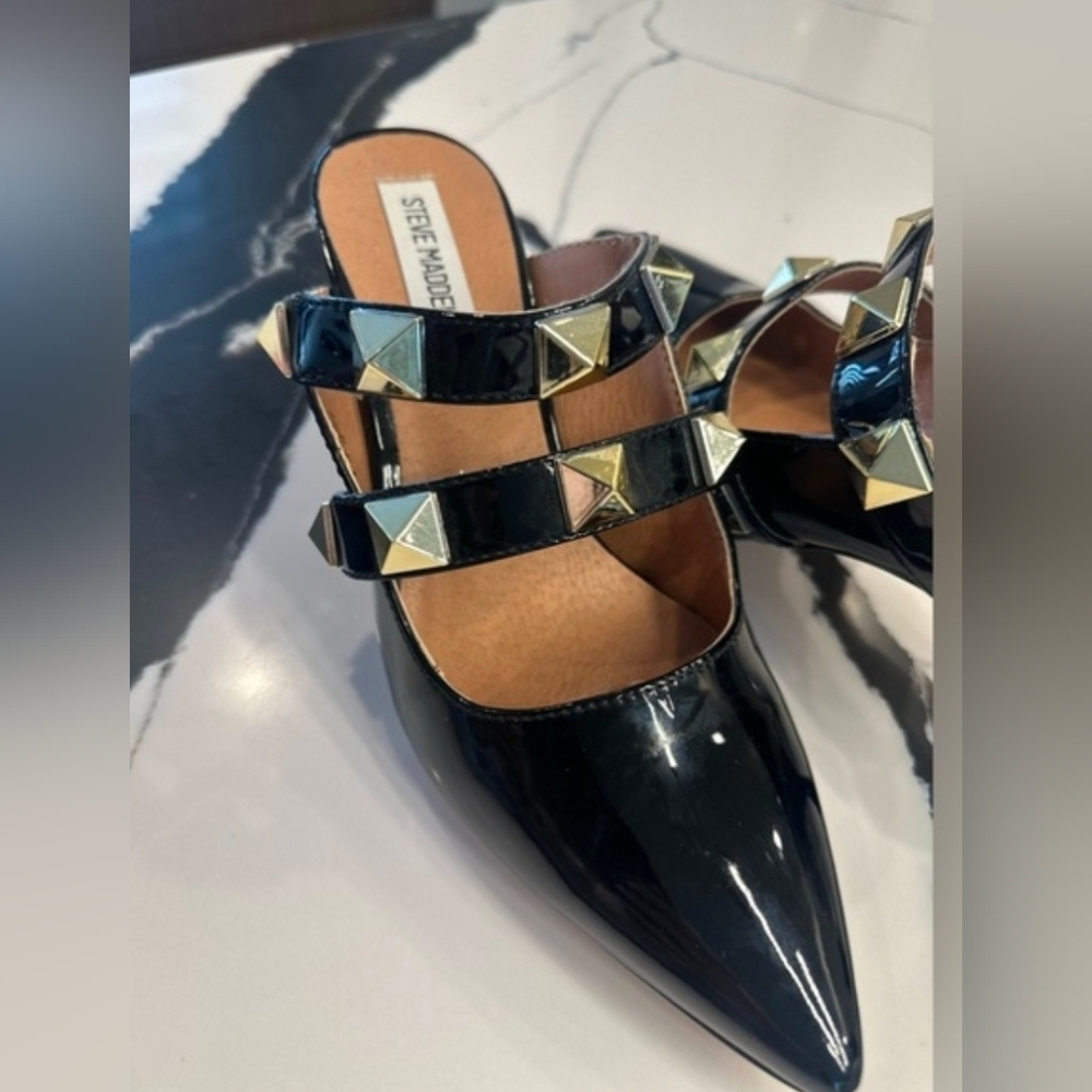 Steve Madden Black Patent Slip-on Kitten Heels with Gold Pyramid Studs Size 8.5
